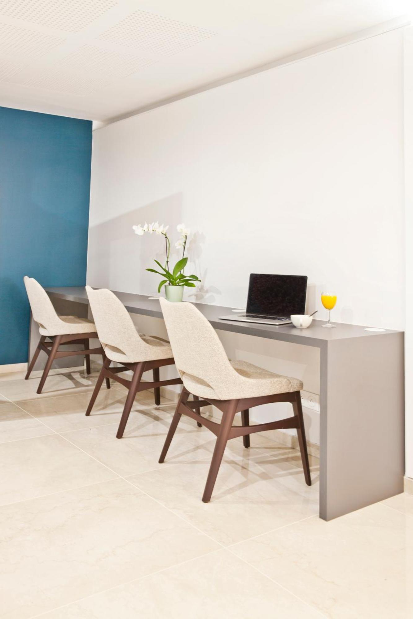 Executive Studio