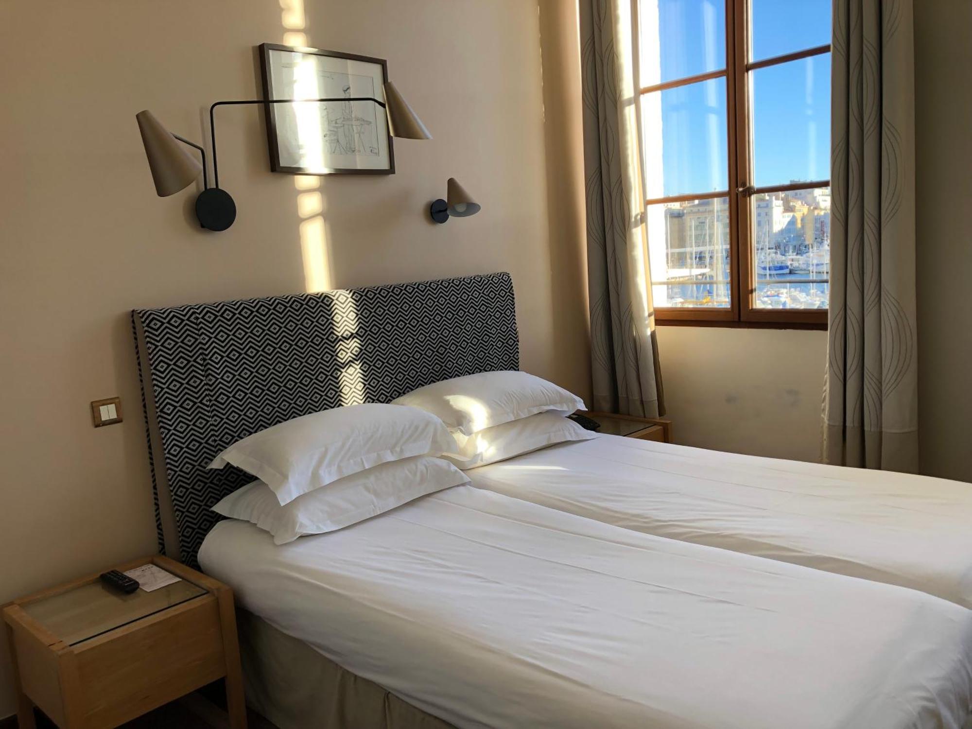 Classic Twin Room Old Port View