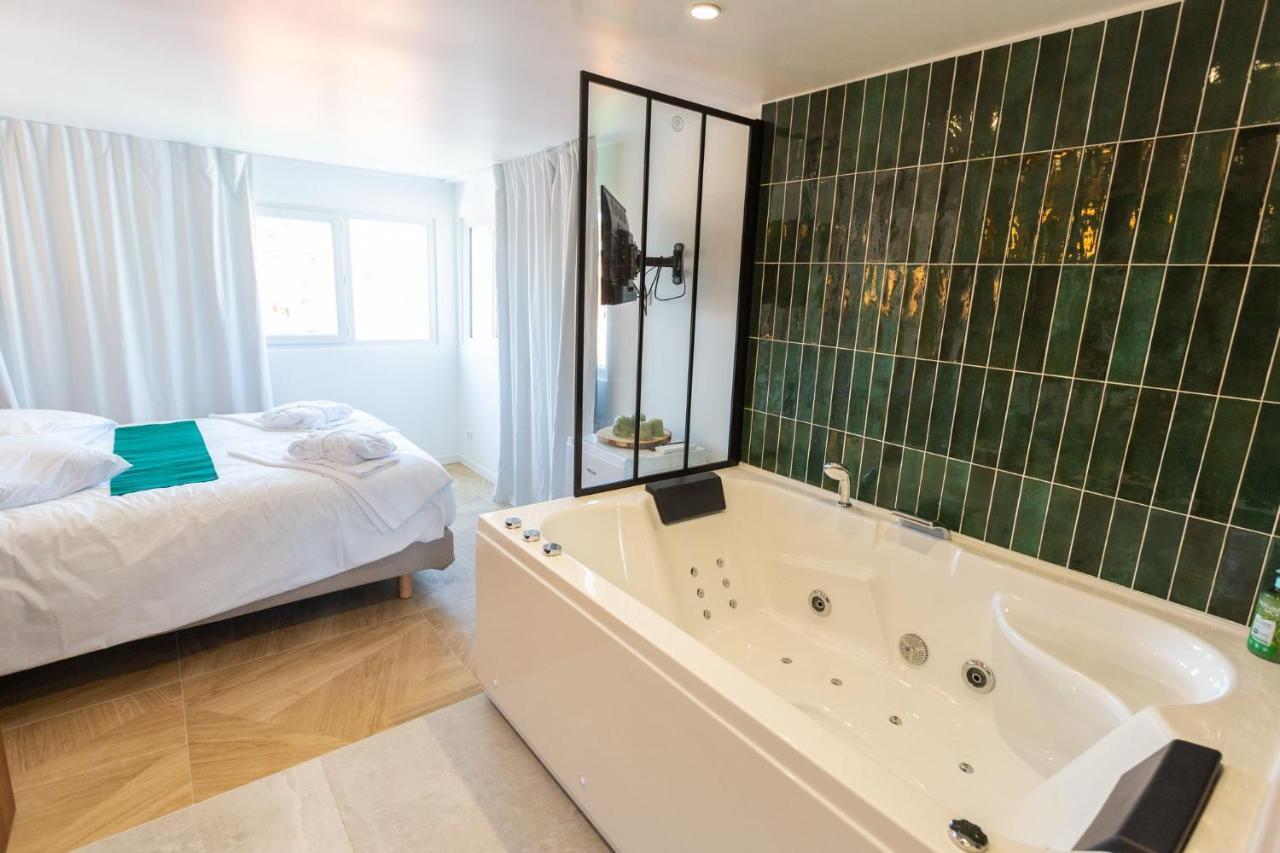 King Room Spa Bath