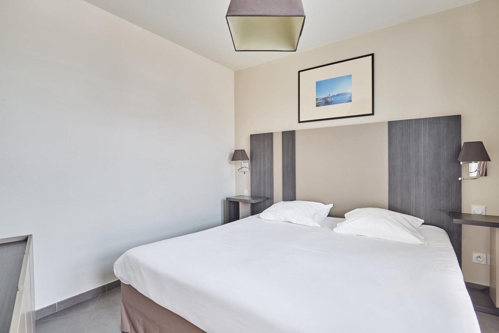 One-Bedroom Apartment,1742971462:JPEG