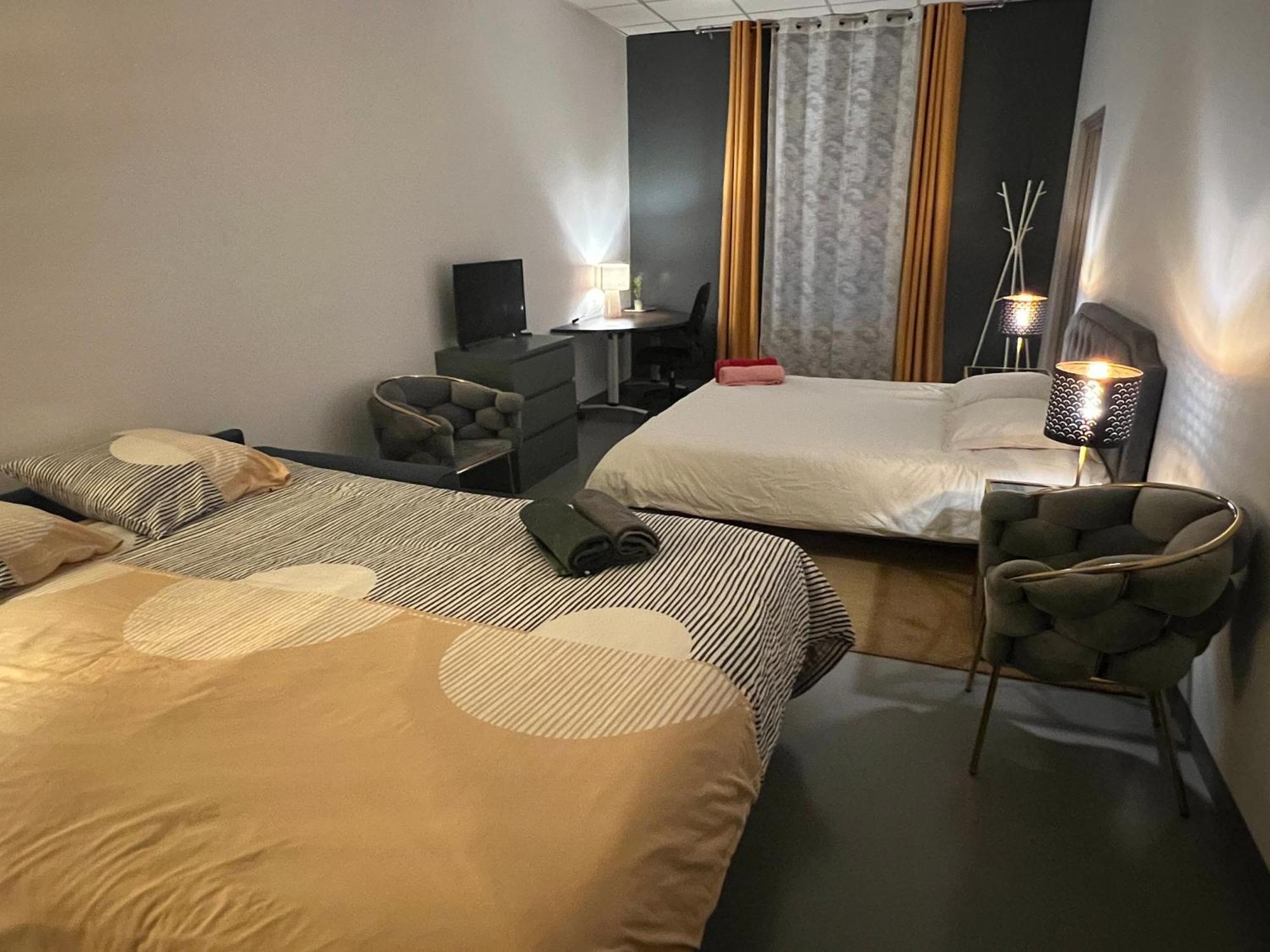 Deluxe Apartment