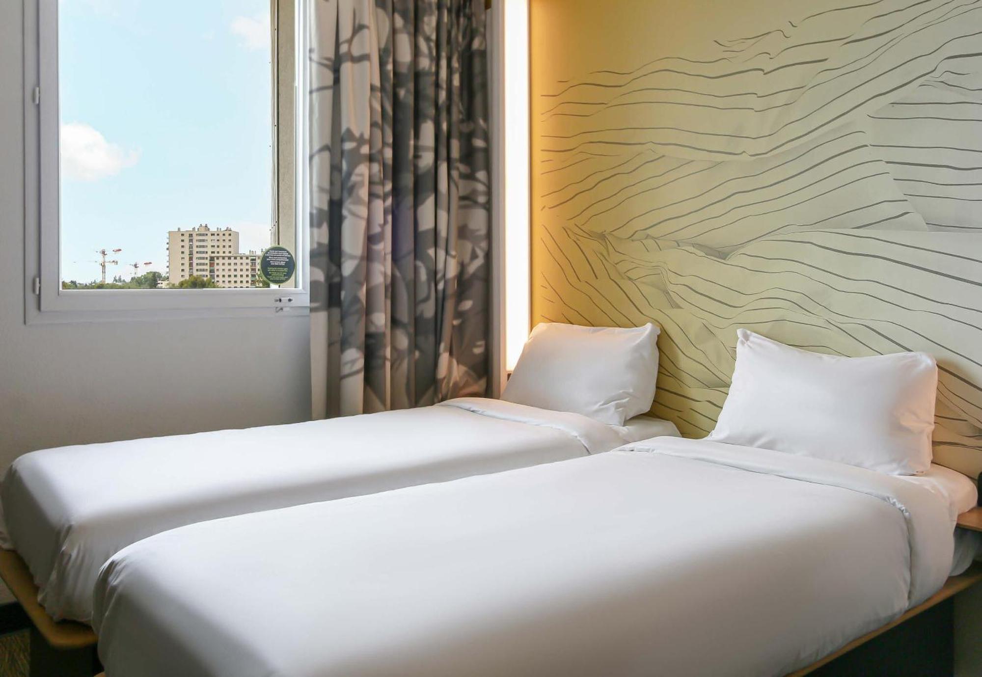 Twin Room,1756564156:JPEG