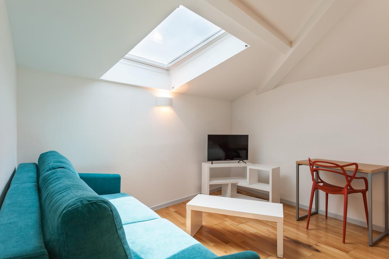 Studio (2 Adults + 2 Children),666415974:JPEG