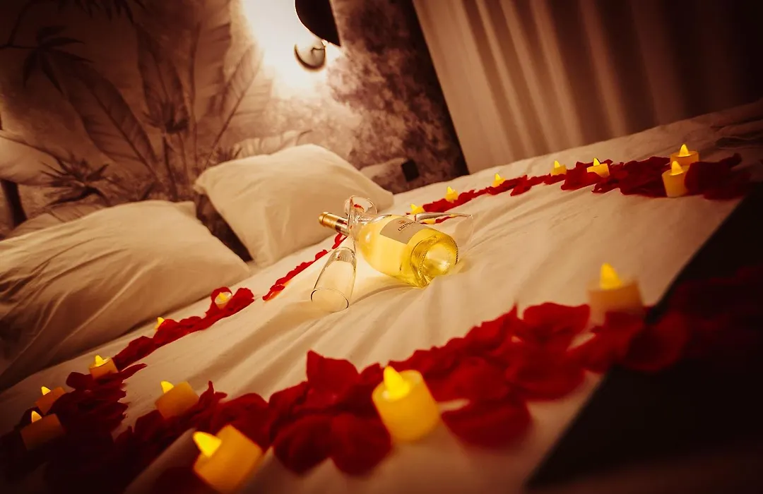 Love Room Du Mont D'Or - Baignoire Spa - Minibar Offert-1