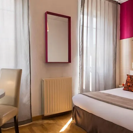 Hotel Edmond Rostand-3