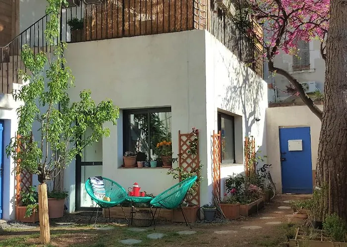 Little House With A Large Roof Garden In The City Center Marseille