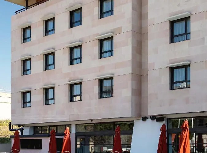Luxury Hotels in Marseille near Fort St-Nicolas